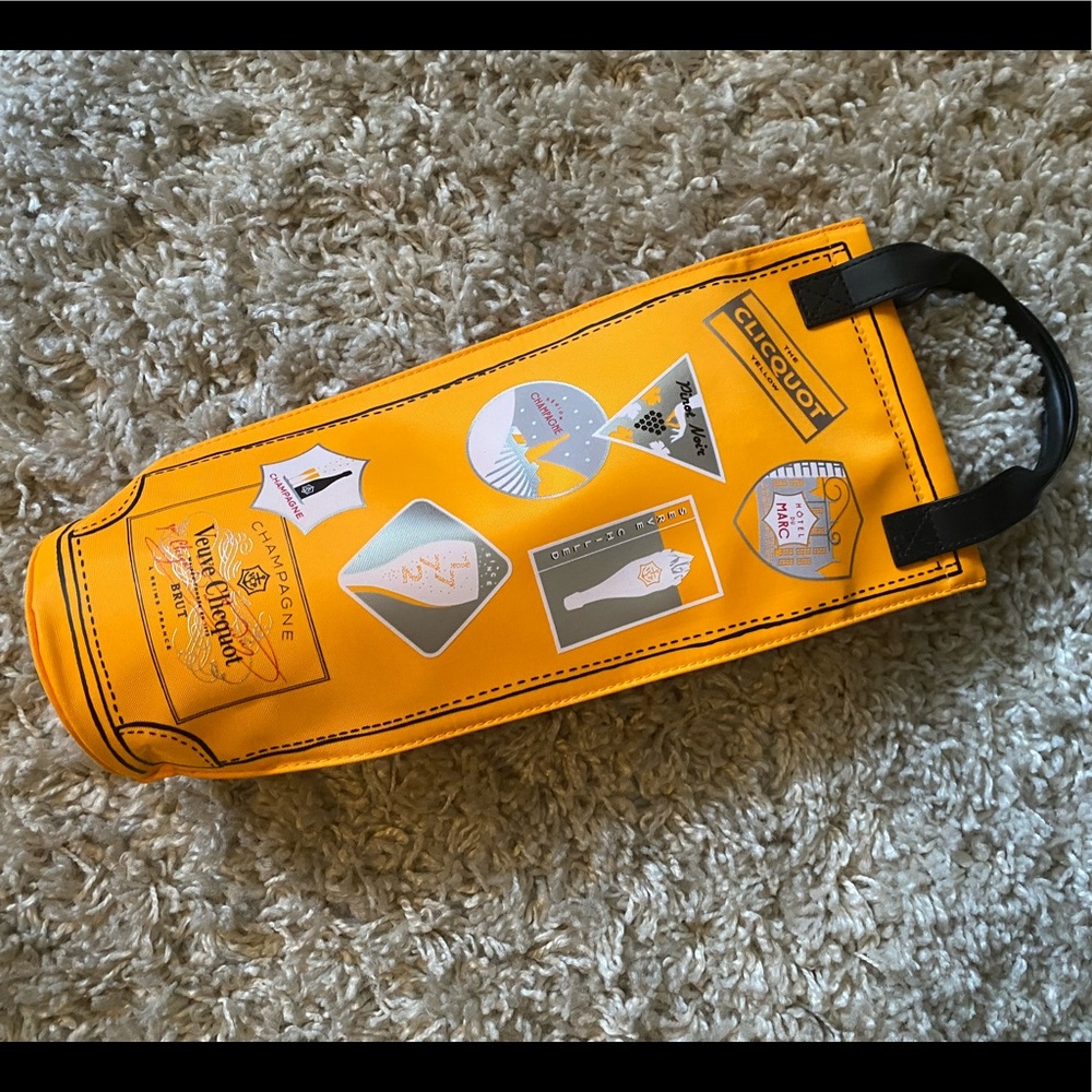 Beautiful Veuve Cliquot Champagne or wine cooler. Bring it to your next party…🎉